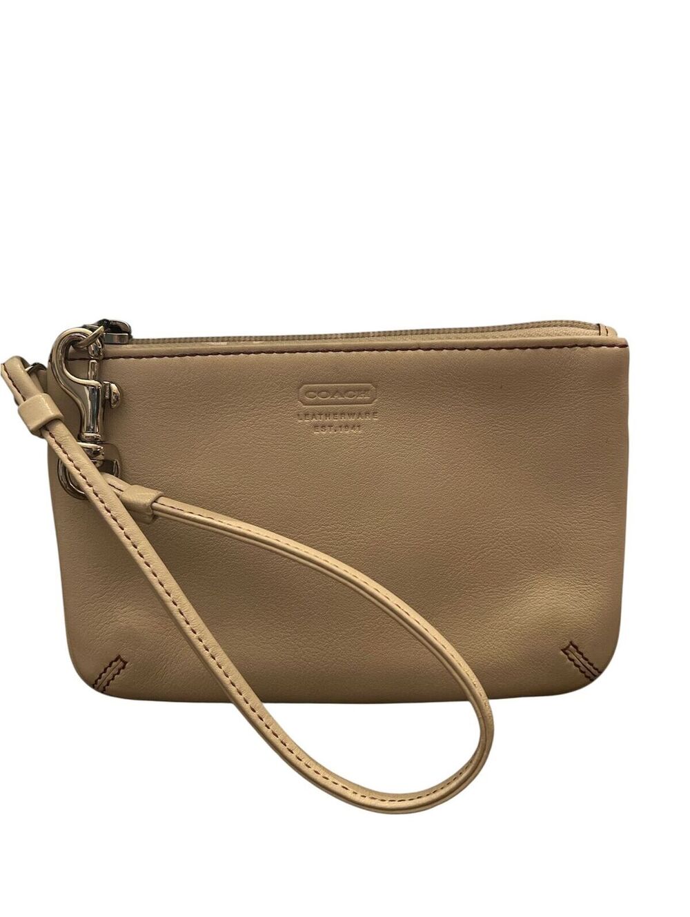 WR39. Coach leather wristlet
